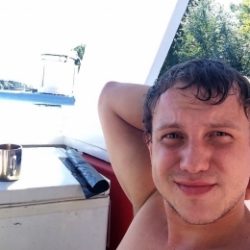 Девственник ищет опытную девушку для секса в Мурманске